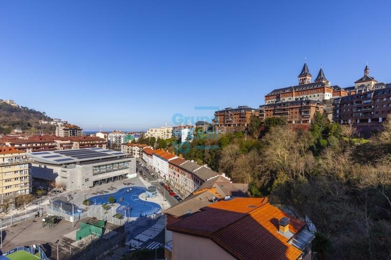 Foto 1264eba2-1832-40d3-8ff3-81e221c7d8ac. Location appartement avec chauffage dans Antiguo Donostia - San Sebastián