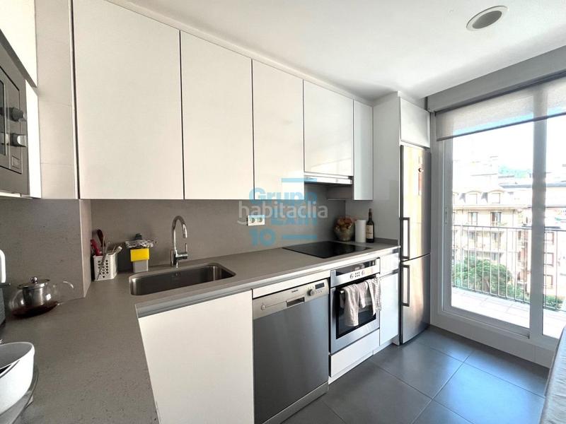 Foto e715ba8e-d99d-48cb-b78e-eb4971b70530. Pis amb calefacció aparcament a Antiguo Donostia - San Sebastián