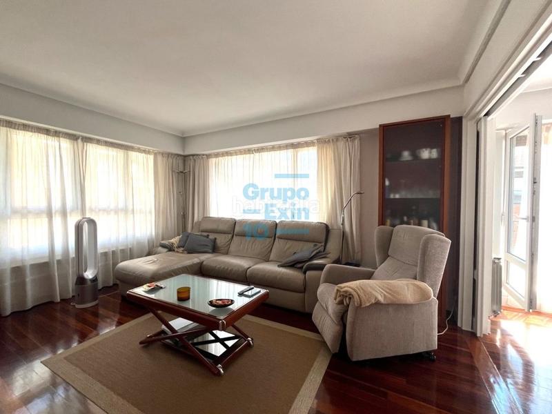 Foto f96bd35d-7b40-45b0-b20d-7e6141710240. Pis amb calefacció aparcament a Antiguo Donostia - San Sebastián