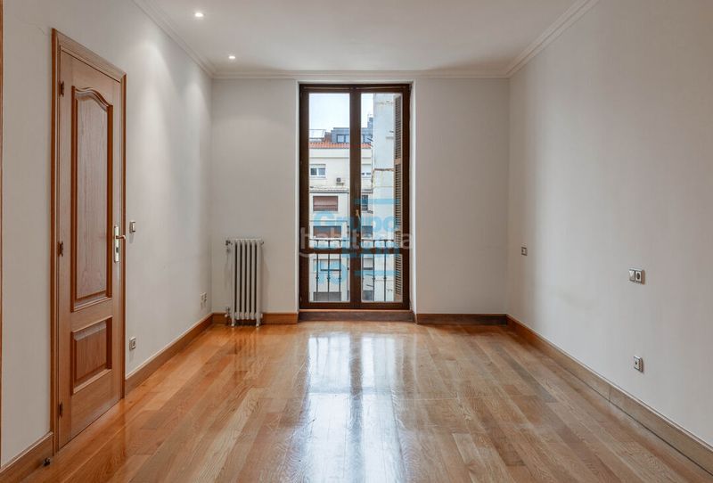 Foto d2a8e3aa-773a-46f6-9223-f2e1985c03e5. Pis amb calefacció a Área Romántica Donostia - San Sebastián