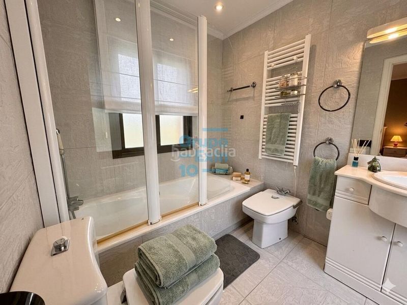 Foto 6e62af52-cdfc-4484-8ce1-49c22656043e. Casa amb aparcament piscina a Hondarribia