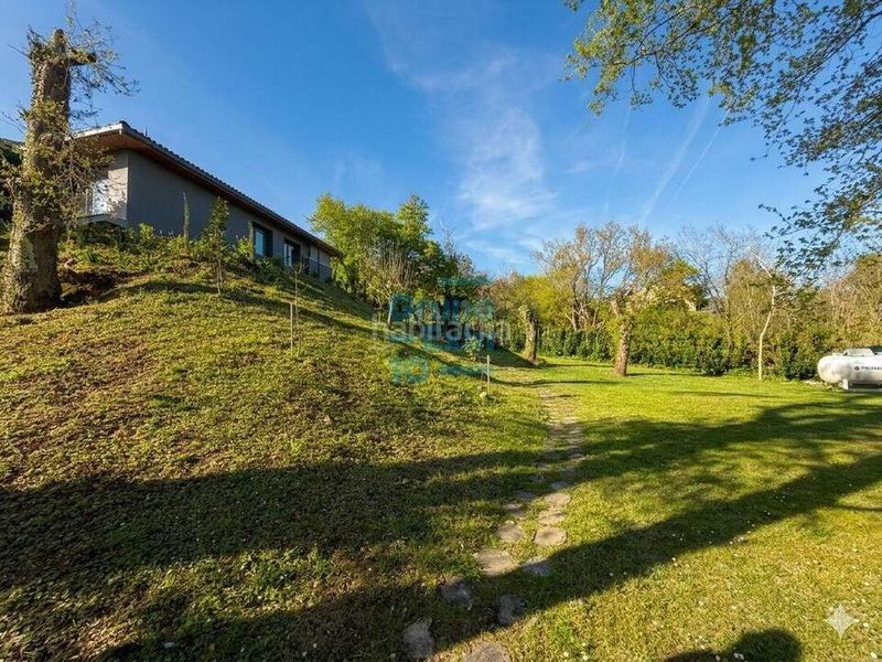 Foto b7ed0e74-89d8-4481-a790-721efee9ff8c. Casa amb aparcament piscina a Hondarribia