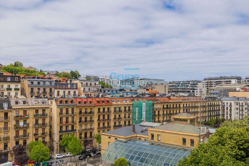 Foto 1224a8b3-586c-4a77-a1d3-de2722816994. Àtic amb calefacció a Amara Zaharra-Arbaizenea Donostia - San Sebastián