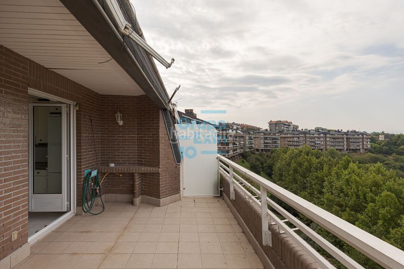 Foto e20d51ea-a536-4276-91f6-625a28b7e664. Àtic amb calefacció aparcament piscina a Miraconcha Donostia - San Sebastián