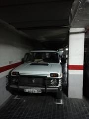 Parking coche  De la indústria. Plaza de parquing en venta  c industria  sardenya sagrada famili