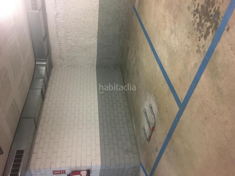 Foto bef64da4-0c42-48e7-a30d-fa88ec2efeca. Aparcament cotxe a Poblenou Barcelona