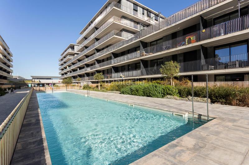 Foto 1d1a4fea-42bd-4d89-b4a6-05e17a521426. Lloguer apartament amb calefacció aparcament piscina a Badalona