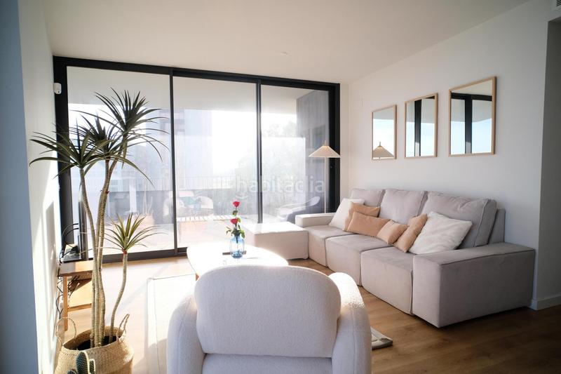 Foto 66ff2e6f-f1da-4913-85d5-2f2348d166f1. Lloguer apartament amb calefacció aparcament piscina a Badalona