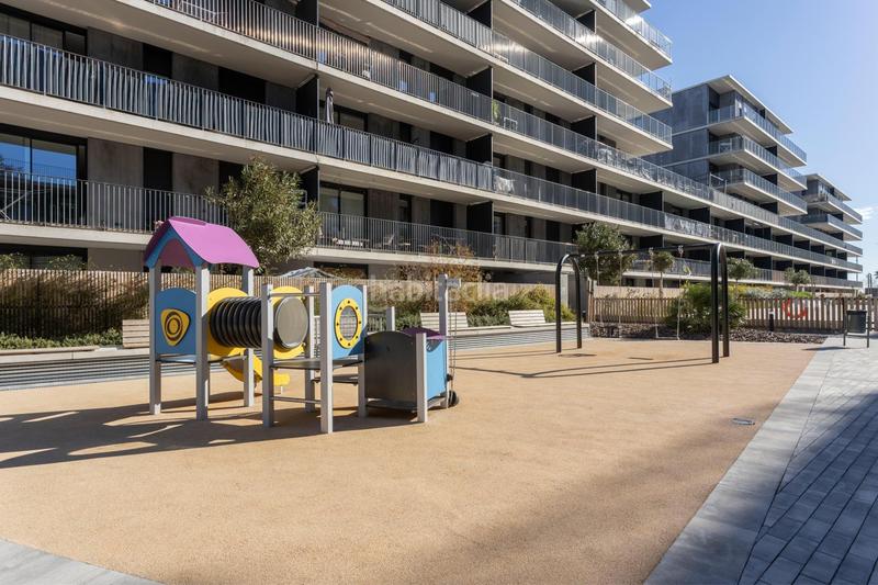 Foto 7816cb6b-7290-4ca0-92d9-9575eac2727d. Lloguer apartament amb calefacció aparcament piscina a Badalona