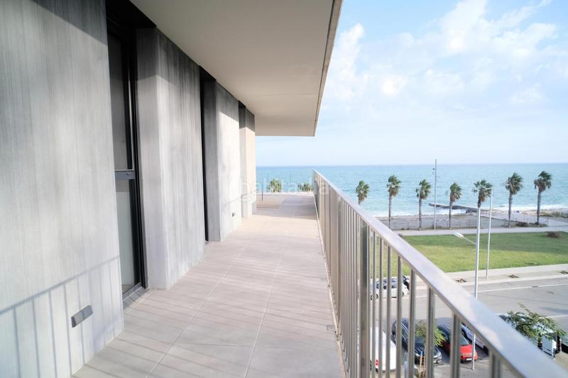 Foto b95e0857-967f-4be3-a27d-76b84d74d742. Lloguer apartament amb calefacció aparcament piscina a Badalona