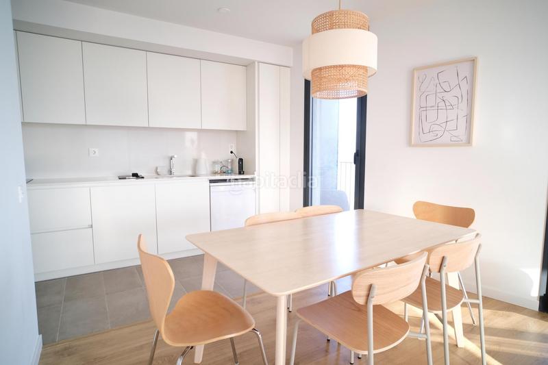 Foto e9c289a3-c667-4770-b631-2bf9c98dfe57. Lloguer apartament amb calefacció aparcament piscina a Badalona