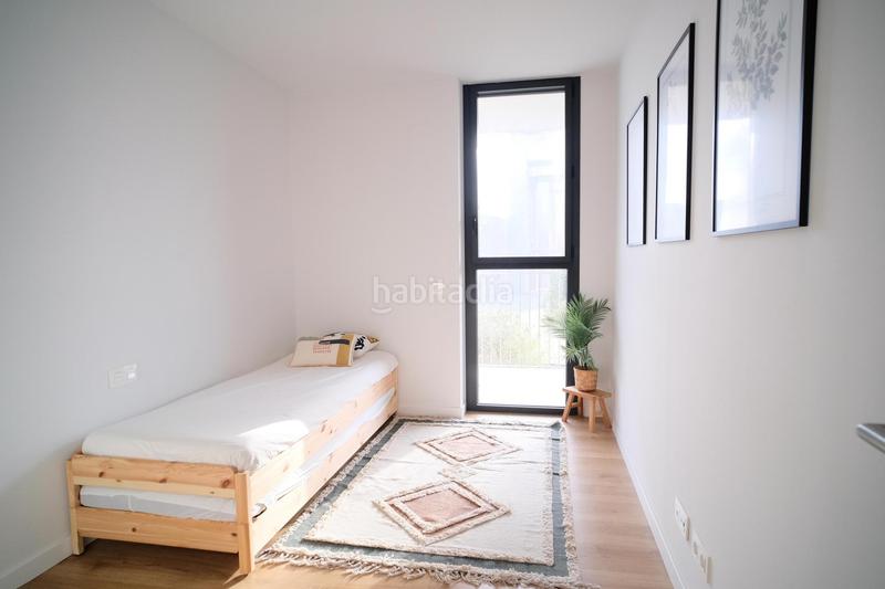 Foto 7904de8d-bb20-42b0-a0cc-8d34a419dd63. Miete appartement mit heizung parking pool in Port Badalona