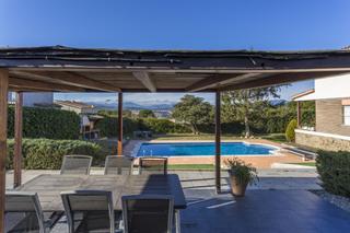 Casa adossada  De can sureda. Casa en palau muy soleada con jardn y piscina
