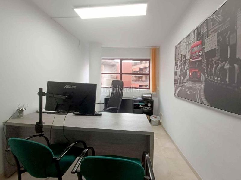 Foto 8ca3e066-63ab-41b6-a812-c1fb5d8982b3. Office space with heating in Rambla Ferran Lleida