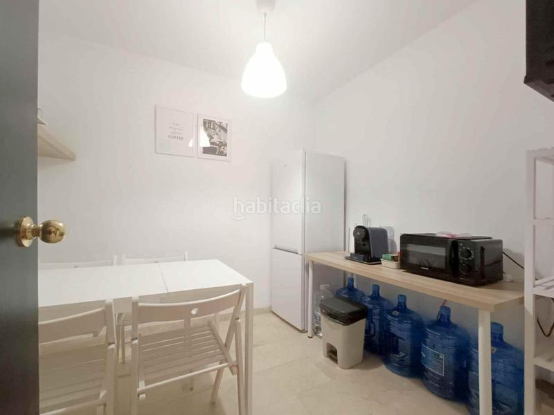 Foto 953f4583-dbdb-44ab-94d6-3ec6bd332e80. Office space with heating in Rambla Ferran Lleida