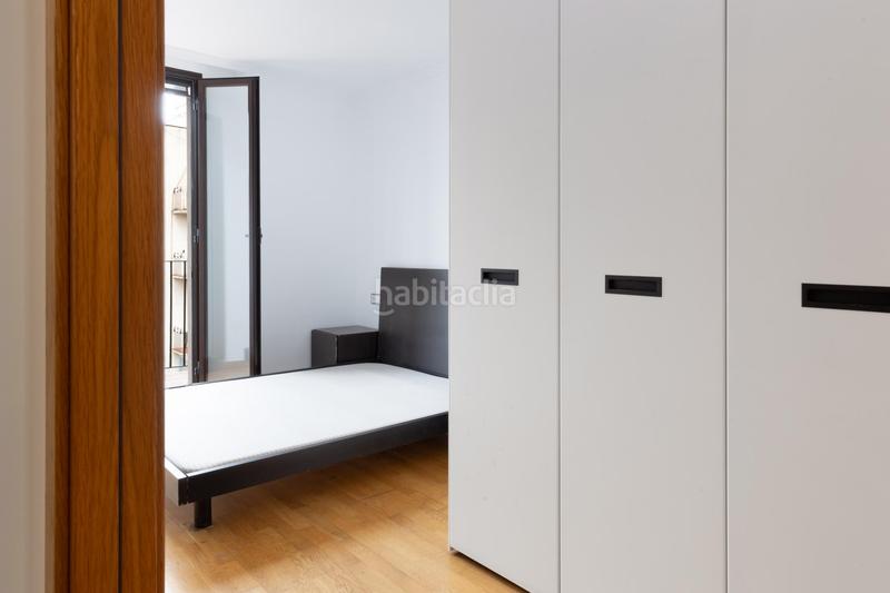 Foto 416d4f3d-a0e5-4ad7-af0d-e3c51989944c. Piso encanto, luz y funcionalidad en pleno corazón histórico! en Barcelona