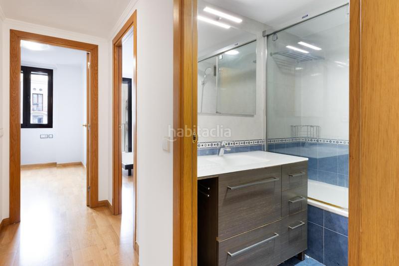 Foto 52bb4234-ab93-4a35-a178-6011b31edbfb. Piso encanto, luz y funcionalidad en pleno corazón histórico! en Barcelona