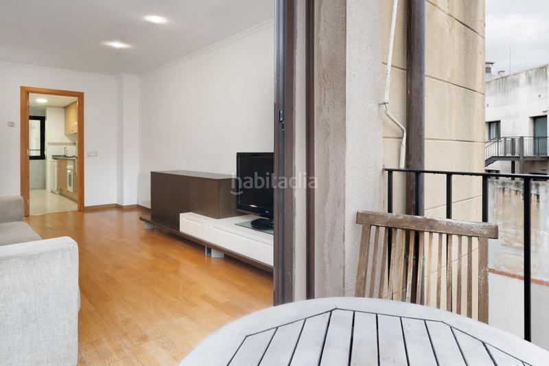 Foto c155e6da-1f96-4787-8c4f-2e9d7a1c5743. Piso encanto, luz y funcionalidad en pleno corazón histórico! en Barcelona