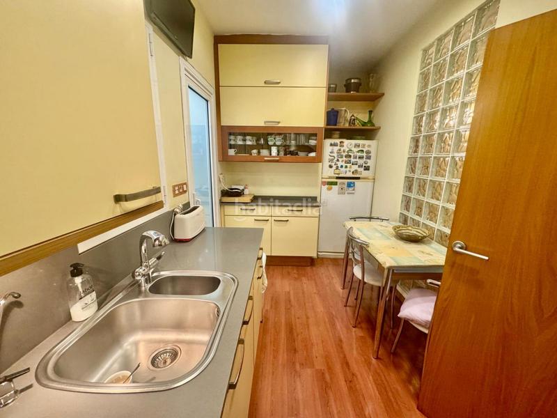 Foto 94aaf05c-b4a5-4905-9225-d73e1b567879. Ático  con gran parking y trastero en Guinardó Barcelona