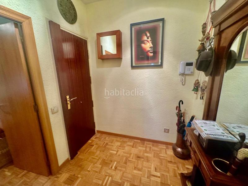 Foto e70c86ab-63a7-4f82-911a-f013f9880450. Ático  con gran parking y trastero en Guinardó Barcelona