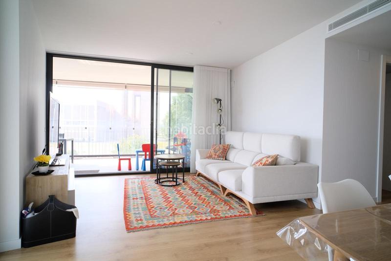 Foto 53a102cb-8d9c-4c25-9a61-46044b9cd4d6. Rent flat with heating parking pool in Port Badalona