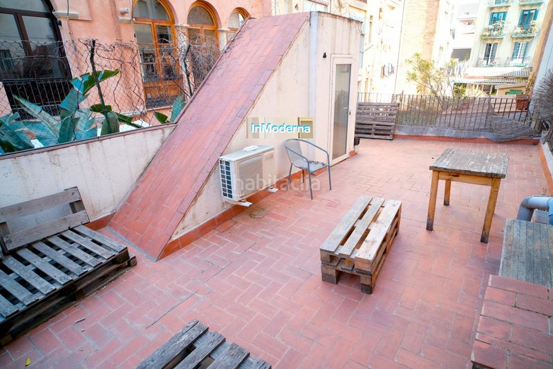 Foto eb89b7bc-f3b0-4c65-8f81-e54b52ebe80d. Àtic amb calefacció a Vila de Gràcia Barcelona