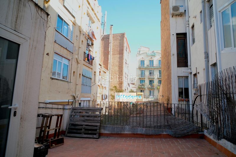 Foto edd8debf-5469-4345-a786-392444408e5b. Àtic amb calefacció a Vila de Gràcia Barcelona