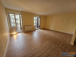 Appartement à Gros. Piso en miracruz kalea gros con ascensor