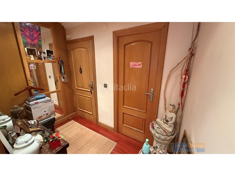 Foto c1e01151-ce06-4191-bdab-0c42721c8e4e. Piso jesus guridi kalea beraun piso exterior con ascensor cota 0 en Errenteria