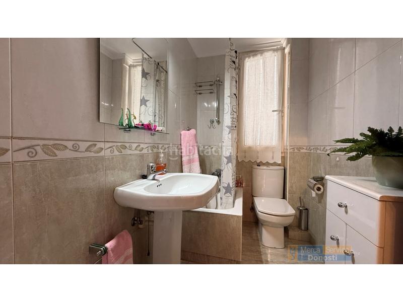 Foto 5dd18ced-d4c4-4549-975c-0d55152cb0ec. Piso jaizkibel trintxerpe piso en venta en Pasaia