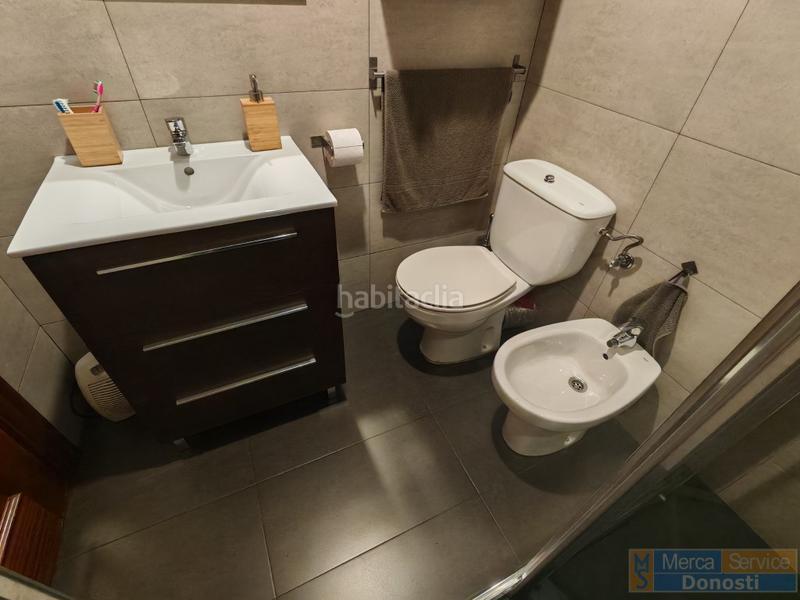 Foto eab5a458-591c-4684-b4ed-952ba0fc787e. Piso salinas kalea piso en venta en Pasaia