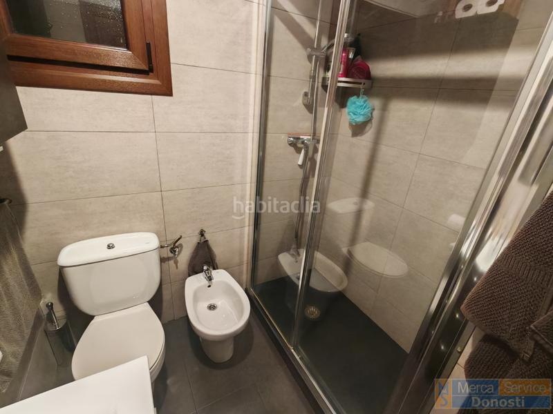 Foto f799ce5f-532d-4a1c-8a72-484c24b9de86. Piso salinas kalea piso en venta en Pasaia