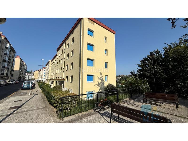 Foto dce69d26-9609-4fb7-909f-15b8c895953d. Piso andonaegi luminoso piso con trastero en venta en Pasaia