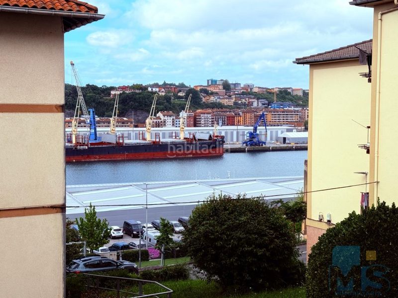 Foto c96c06a9-24fe-4323-ae9f-fc075b9393c0. Pis a Pasaia