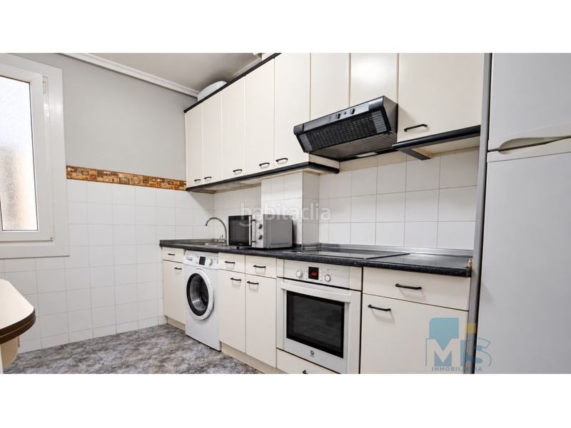 Foto dbacb124-2d39-4860-9ef0-7173b28cb23e. Pis a Pasaia