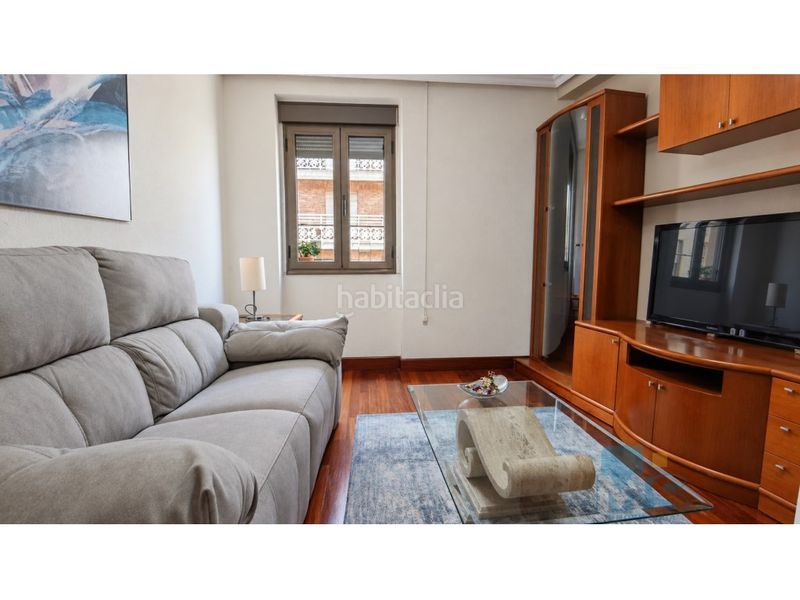 Foto f7958ae9-871b-4b47-8a41-65e077b5a580. Pis a Pasaia