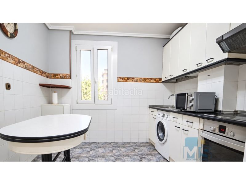 Foto f8d590b7-f106-44af-bf0b-10adc9c6502f. Pis a Pasaia