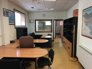 Location Bureau  Caracter araba etorbidea. Oficina en venta y alquiler en tolosa de 107 m2 con 4 despachos