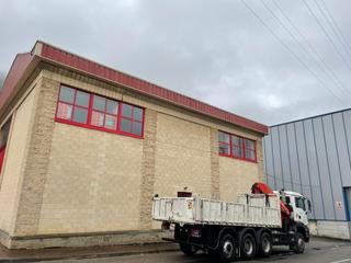 Lloguer Oficina a N/a. Alquiler de oficinas de 100m2 en irura, en área industrial de ir