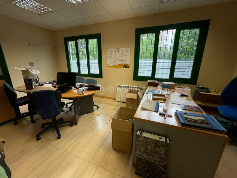 Foto 8795d60f-b54a-45c2-a950-d6fd27c8582f. Bâtiment à usage industriel dans belasko kalea 20 dans Irun