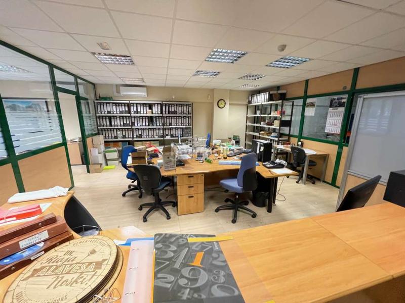 Foto ae4e4f88-0f3a-4f37-b66b-2872d850a596. Bâtiment à usage industriel dans belasko kalea 20 dans Irun