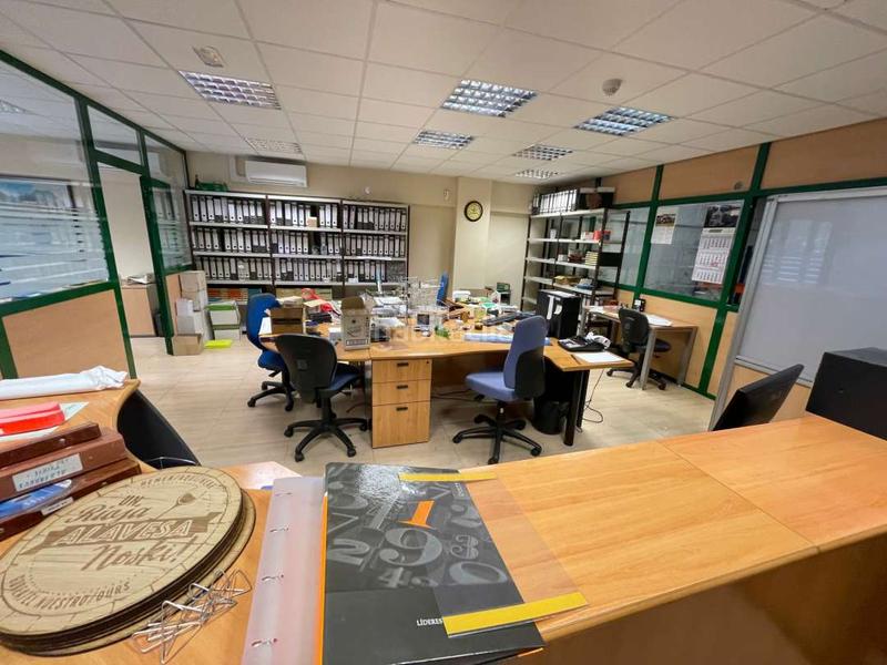 Foto b9a50318-ab6a-4fae-b3b7-0b4ba918724b. Bâtiment à usage industriel dans belasko kalea 20 dans Irun