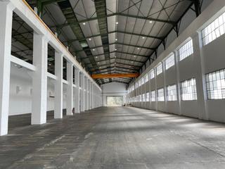 Lloguer Nau industrial a Sacem industrialdea 935. Alquiler de nave industrial de 3.750m2 con puente grúa de 30tn y