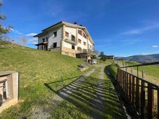Casa a N/a. Espectacular bifamiliar de 509m2 con 14.500m2 de terreno con vis