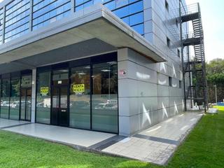 Oficina en Portuetxe kalea 47. Venta de oficina o local comercial completamente instalada como