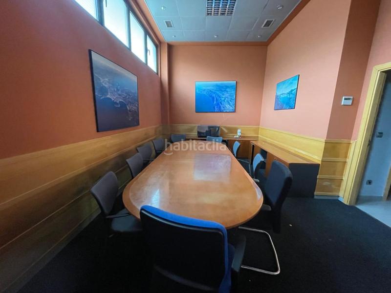 Foto f35c56ab-80c3-46b9-972e-a90acc55a6c5. Bureau dans portuetxe kalea 47 dans Ibaeta Donostia - San Sebastián