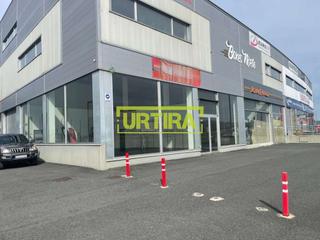 Lloguer Nau industrial a Letxumborro hiribidea 102. Nave muy comercial en irún 510m2 de navetienda y 300m2 campa pri