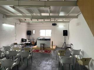 Nau industrial a Ugaldea industrialdea poligonoa 61. Venta de nave en usurbil de 60m2 más 30m2 de entreplanta.