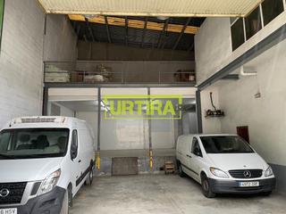 Nau industrial a Leitzako errepidea 21. Se vende nave en belauntza, de 155m2 y 84m2 entreplanta con ppeq