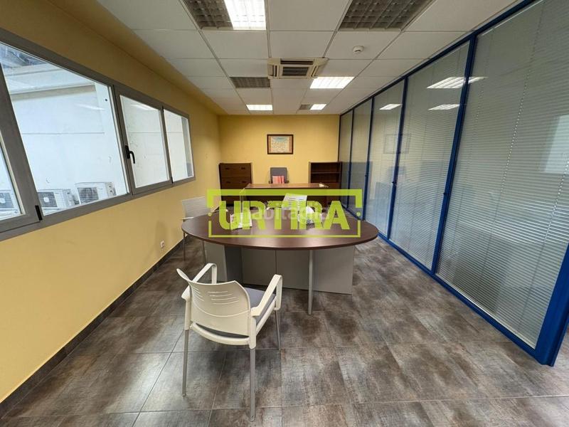 Foto 73331336-adfb-45dc-b52a-7b10eb7cb770. Miete fabrikhalle in errekalde bailara 1 in Lezo